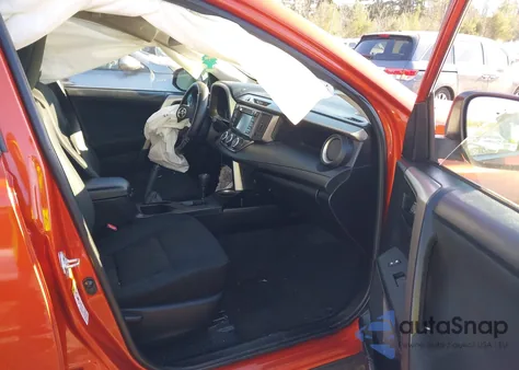 2015 Toyota Rav4 Le z USA, uszkodzony, nr VIN 2T3BFREV6FW255689